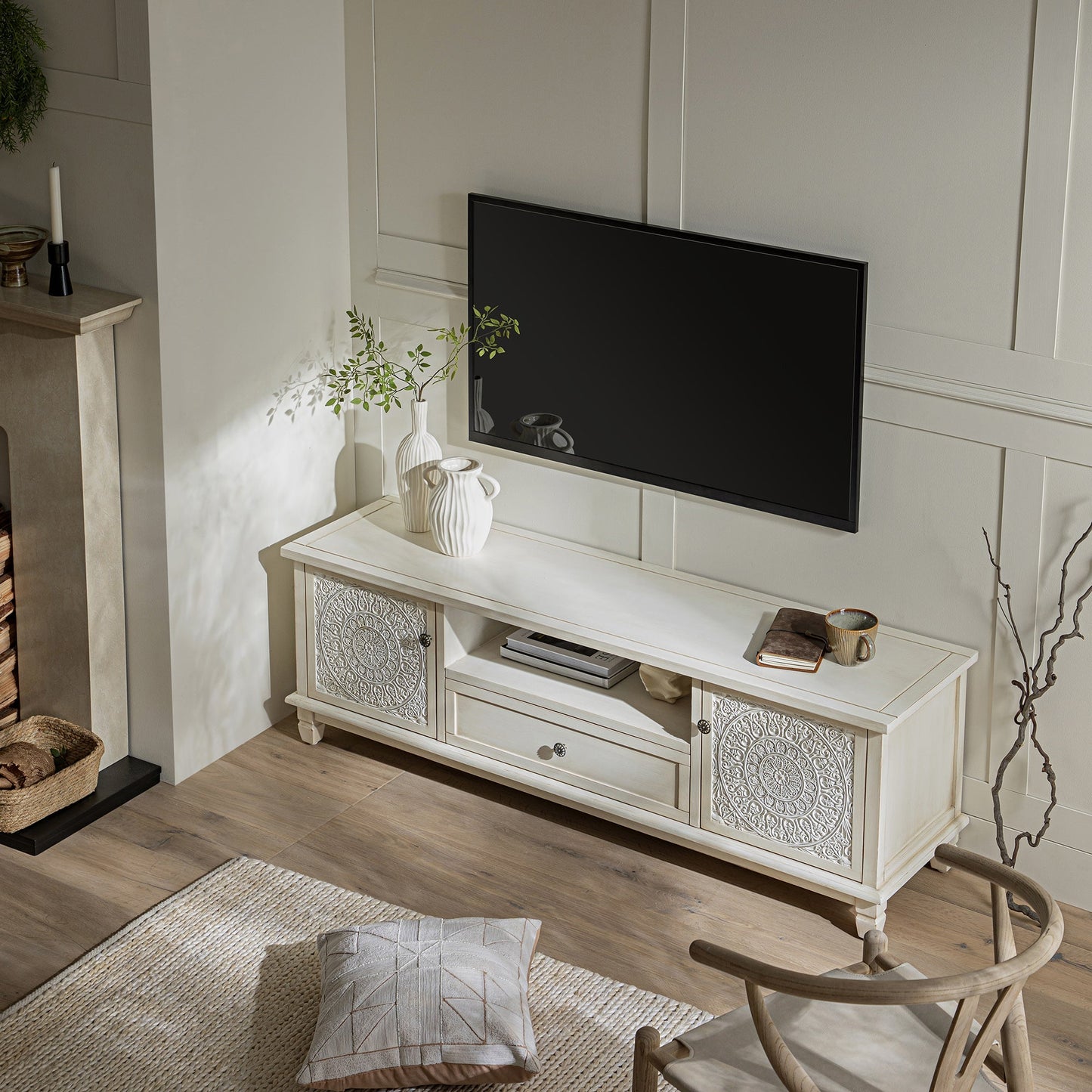 Meuble TV Chantilly blanchi à la chaux 59" de large