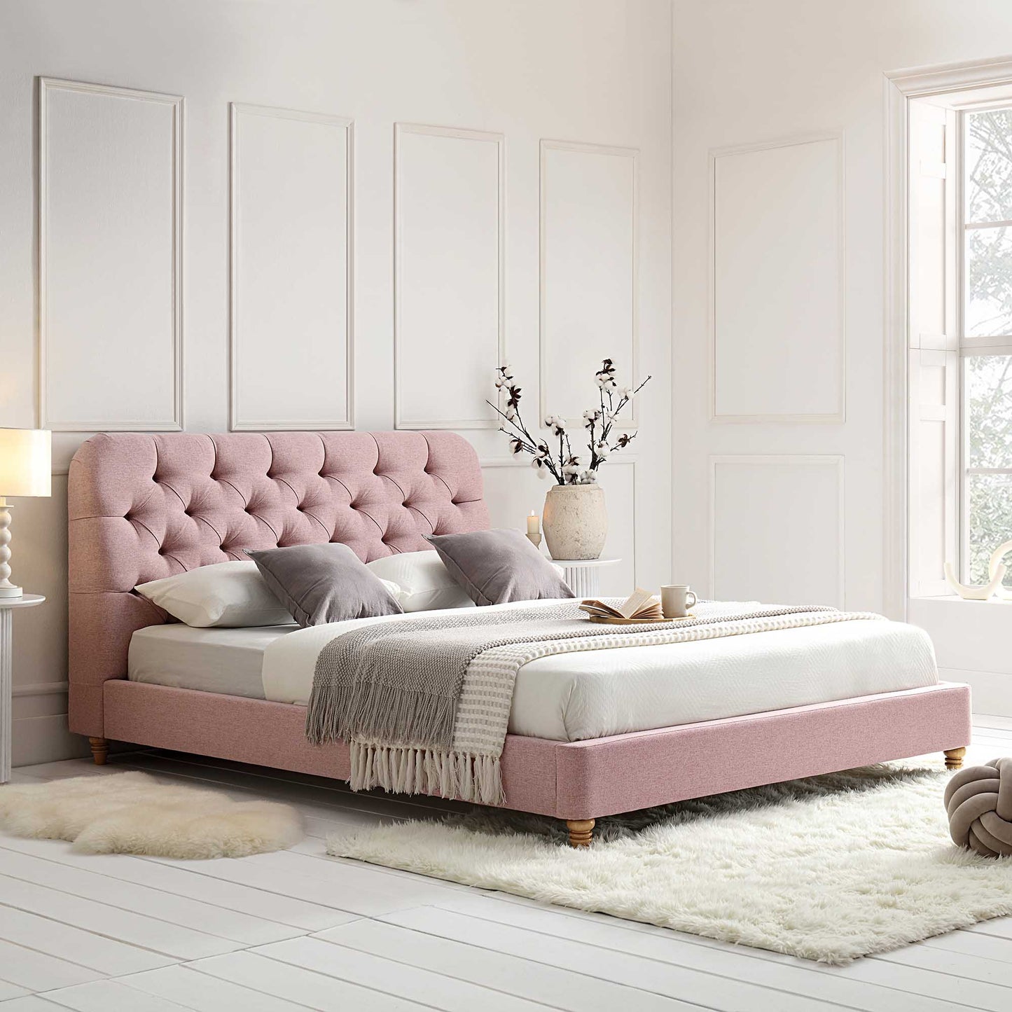 Lit rembourré à boutons profonds Leamington, tissu rose eau de rose